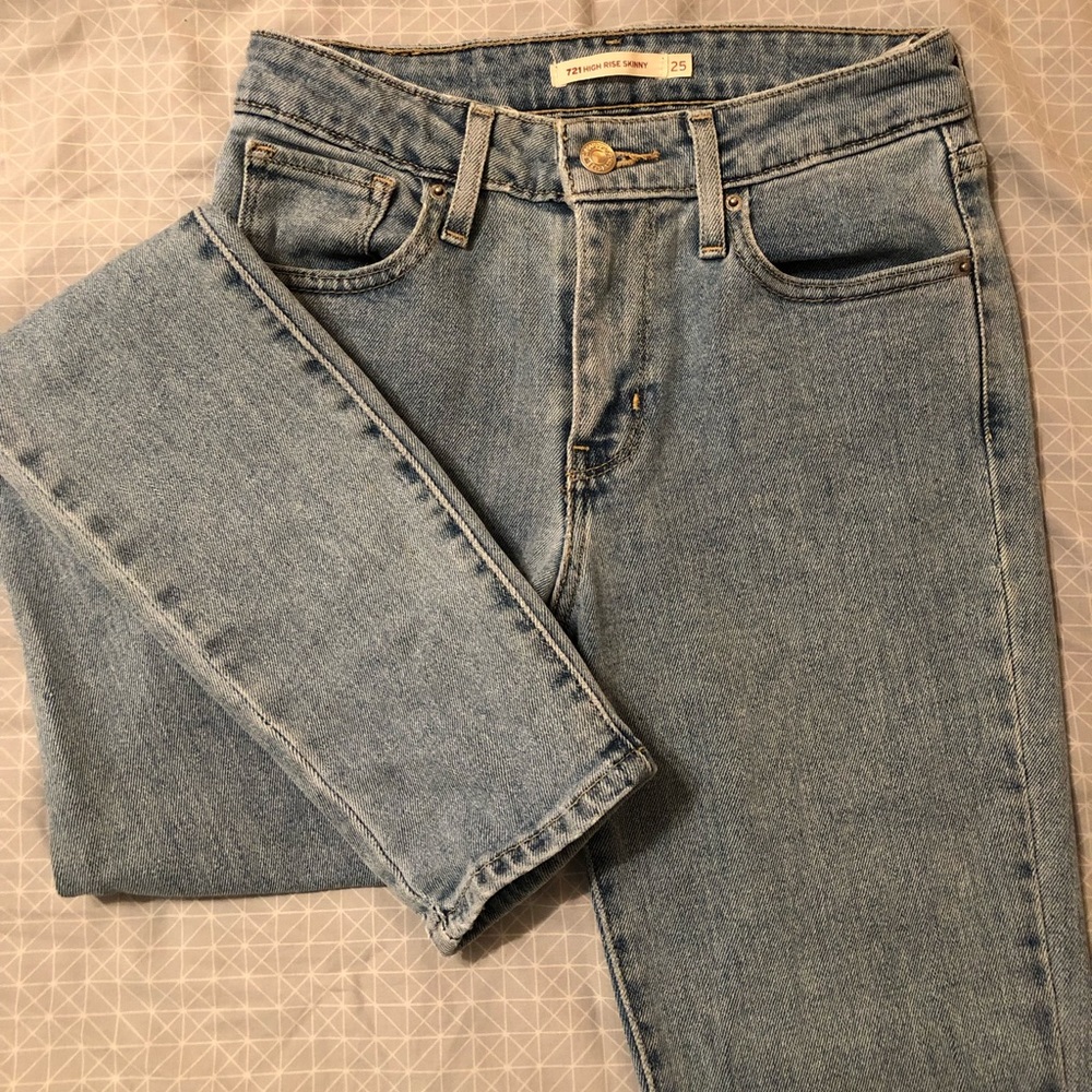 Levi’s 721 High-Rise Jeans